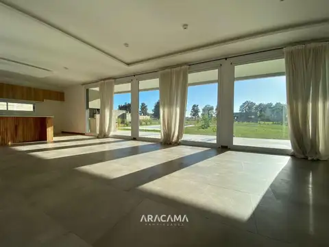 Casa en Alquiler de 3 dormitorios