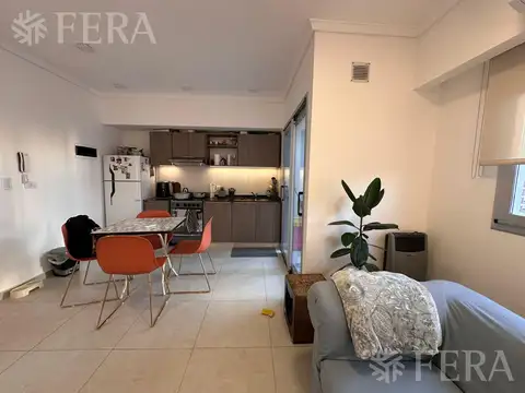 Venta de departamento 1 ambiente con balcón en Wilde