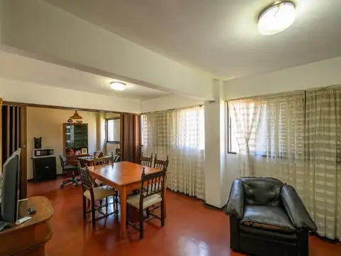 Departamento 4 ambientes con 2 baños