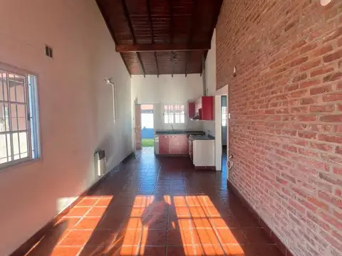 Casa 3 ambientes con 1 baño