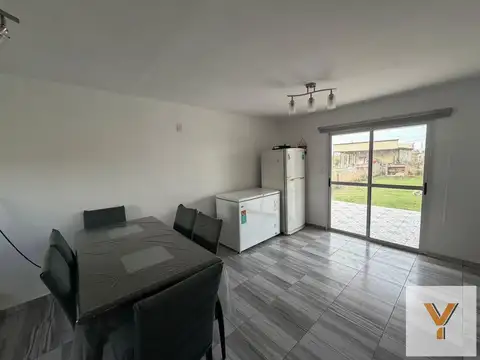 Casa 3 ambientes con 2 baños