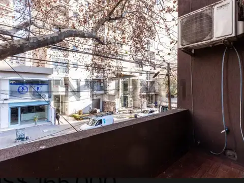 VENTA PH 3 AMBIENTES CON PATIO DE CATEGORIA EN ZONA RESIDENCIAL DE LOMAS DE ZAMORA