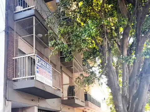 Dto 1 amb al frente c/balcon