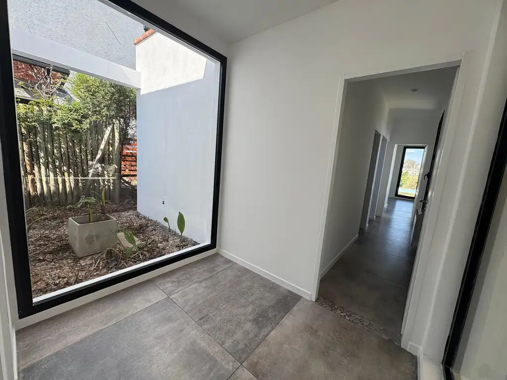 Venta de casa con pileta y fondo verde - Santa Lucia Pilar del Este - Foto 18