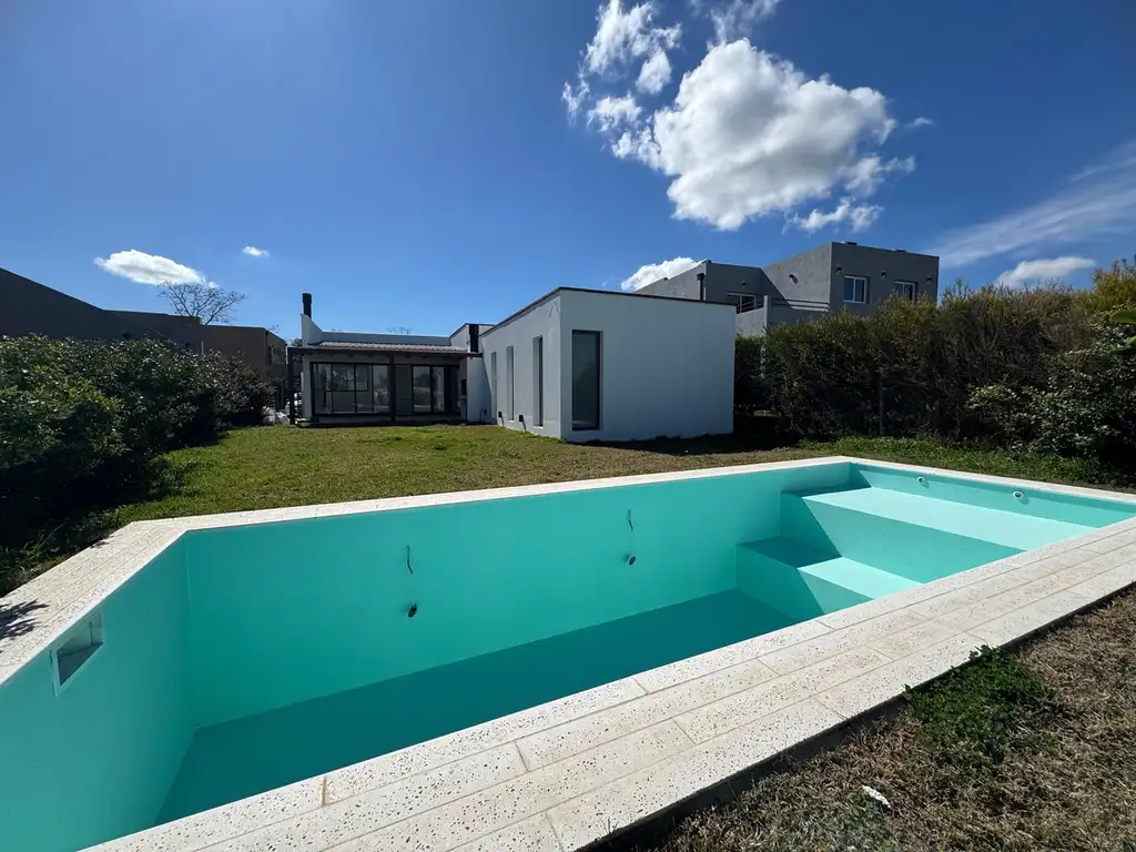 Casa en Venta - 2 dormitorios - USD 170.000