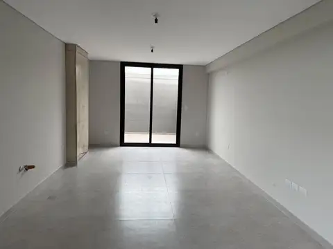 Oficina en Alquiler con 6 cocheras