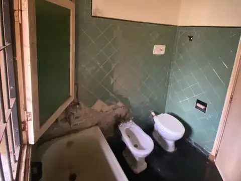 VENTA CASA Y DPTO A RECICLAR BARRIO SAN CAYETANO
