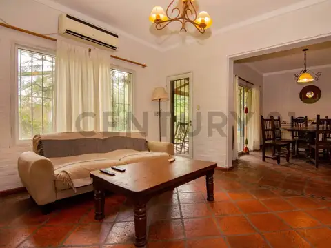 Venta Casa de 4 Dormitorios con jardín y pileta | Aldea Fisherton