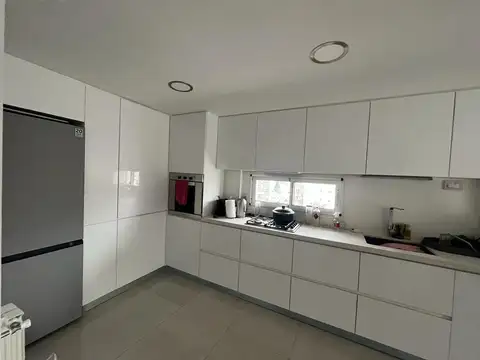 Departamento 5 ambientes con 2 baños