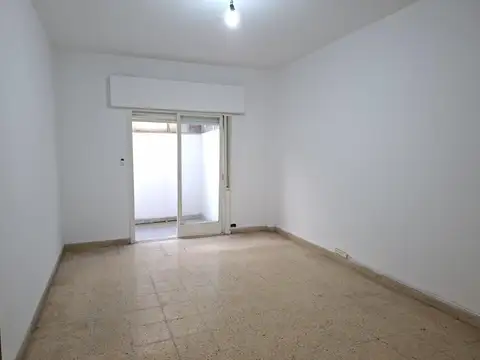 Saavedra 400, Piso PB