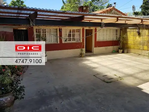 Casa sobre lote de 10x35 todo en una planta, jardín y entrada de autos, Boulogne