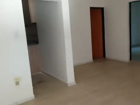 Casa en Alquiler con 1 cochera