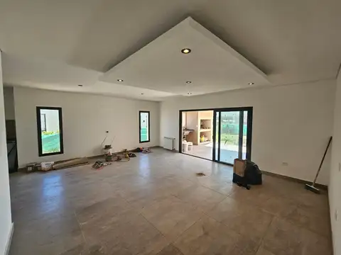 Casa  en Venta en San RAmiro, Pilar del Este, Pilar