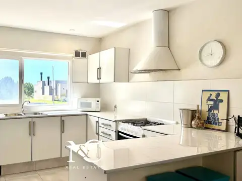 Casa 5 ambientes con 2 baños