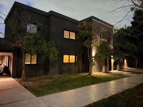 Casa en Venta en Bella Vista, USD 850.000