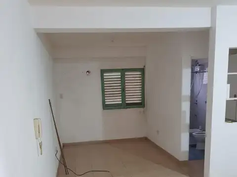 Evaristo Ramirez 1100, Piso 2