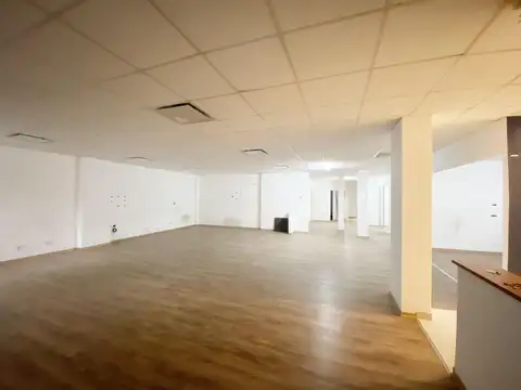 Oficina Monoambiente con 4 baños