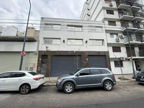 Local con Oficina y deposito  en Villa Ortuzar