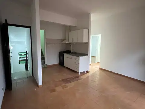 Depto Tipo Casa en Alquiler de 2 dormitorios