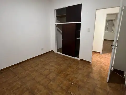 Depto Tipo Casa en Alquiler 40 años
