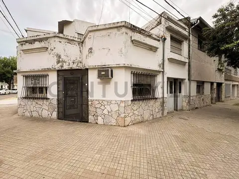 Venta doble propiedad en España y Hospitales, Rosario