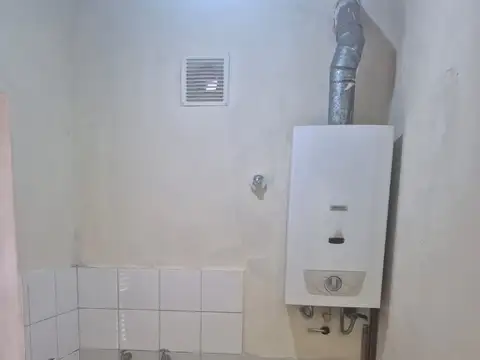 CASA EN ALQUILER GUAYMALLEN,2 DORMITORIOS, PATIO. KM 8