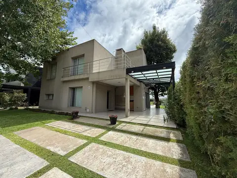 VENTA. CASA 4 AMBIENTES. EL SOSIEGO. CANNING