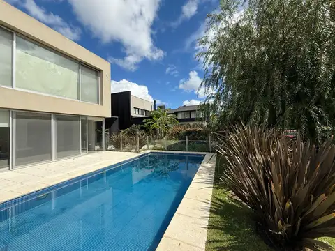 CASA EN VENTA 4 AMBIENTES EL SOSIEGO CANNING