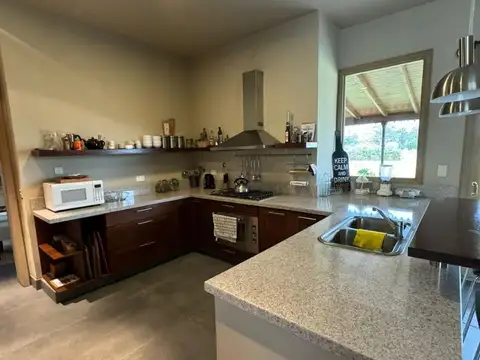 Casa 5 ambientes con 3 baños