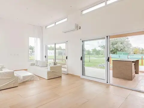 Casa en Alquiler en Club Miralagos, USD 1.500