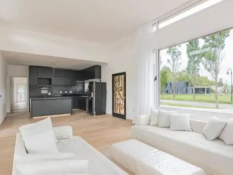 Casa en Alquiler de 3 dormitorios