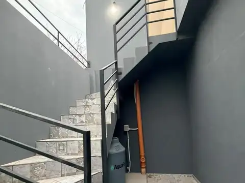 Depto Tipo Casa en Alquiler de 3 ambientes