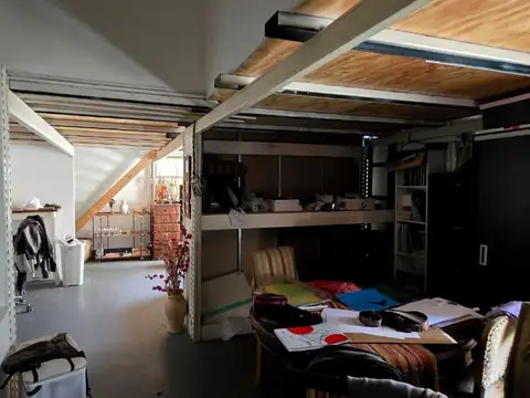 Venta PH en Floresta Zona Comercial Para Deposito o Taller.