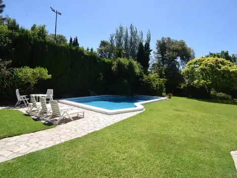 Casa 6 ambientes con 4 baños