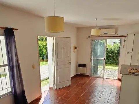 3 AMB CON COCHERA/ 2 DORM/ UBICADO EN CONDOMINIO