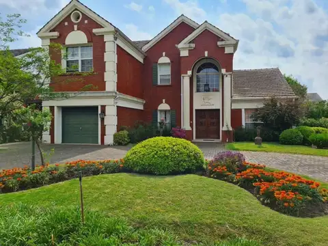 Casa en venta, 8 ambientes