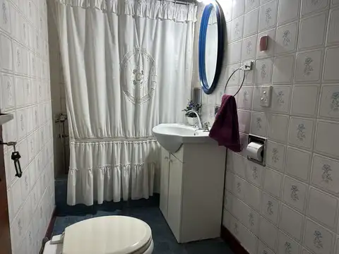 Casa 6 ambientes con 3 baños