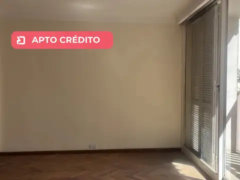 VENTA DEPTO AV COLON 600. 3 D. 2B, COCHERA Y GRAN PATIO