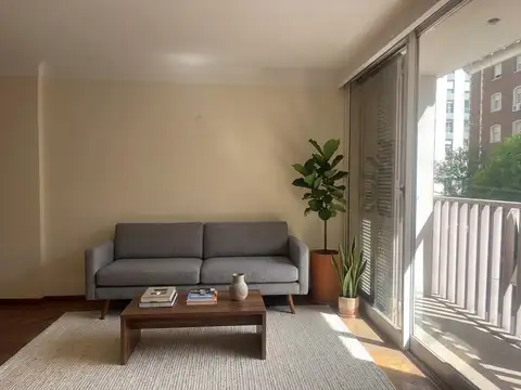 VENTA DEPTO AV COLON 600. 3 D. 2B, COCHERA Y GRAN PATIO