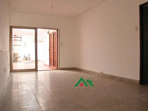 Casa 16 ambientes con 3 baños