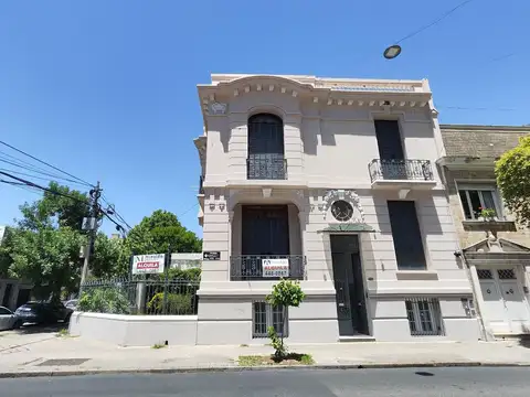 Alquiler Casona Comercial en Esquina Córdoba y Rodríguez