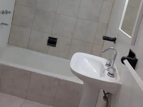 Depto Tipo Casa en Venta 70 años