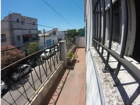 Depto Tipo Casa 2 ambientes con 1 baño