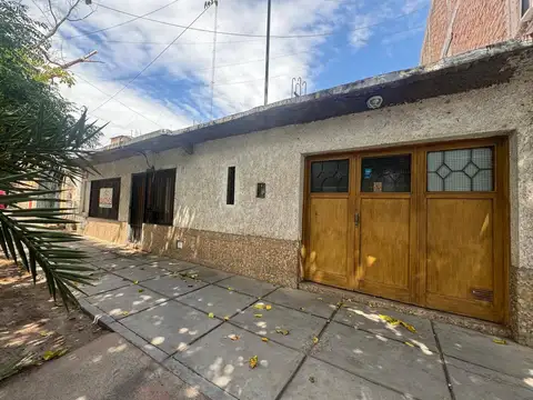 Casa en venta c/ cochera en Dorrego