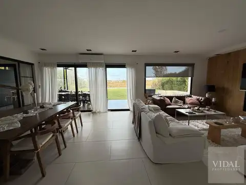 Casa en Alquiler en Villanueva, USD 2.800