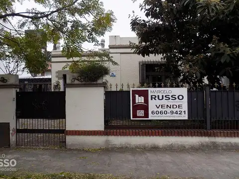 CHALET DE ESTILO c/ PISCINA – Bº IGLESIA HURLINGHAM