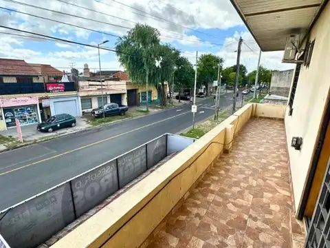 Depto Tipo Casa 4 ambientes con 1 baño
