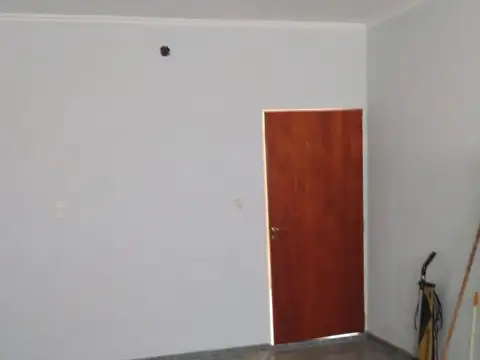 Casa 2 ambientes con 1 baño