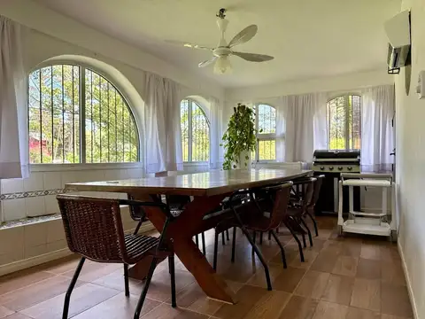 Casa en Venta con 3 cocheras