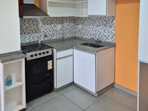 Beazley 700, Piso 5